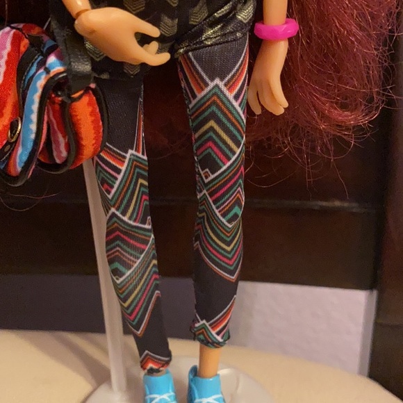 Project Mc2 Camryn's Skateboard Core Doll - Picture 4 of 12